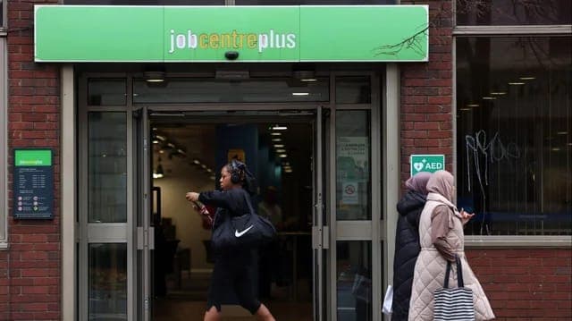 Rising Unemployment and Slower Wage Growth Create New Hiring Challenges for UK SMEs